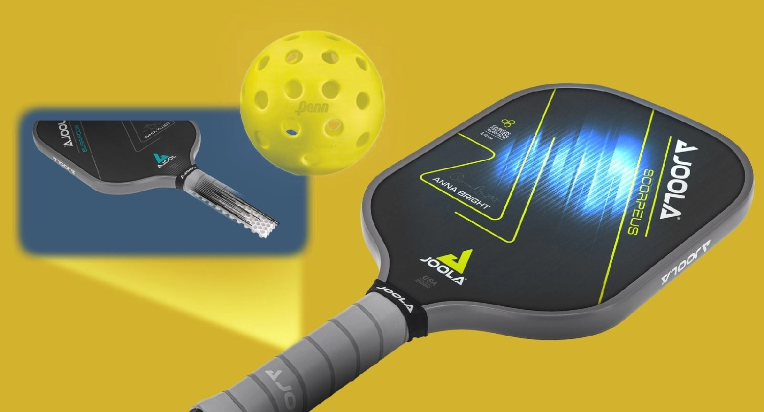 Vợt và bóng pickleball môn thể thao cho cả gia đình