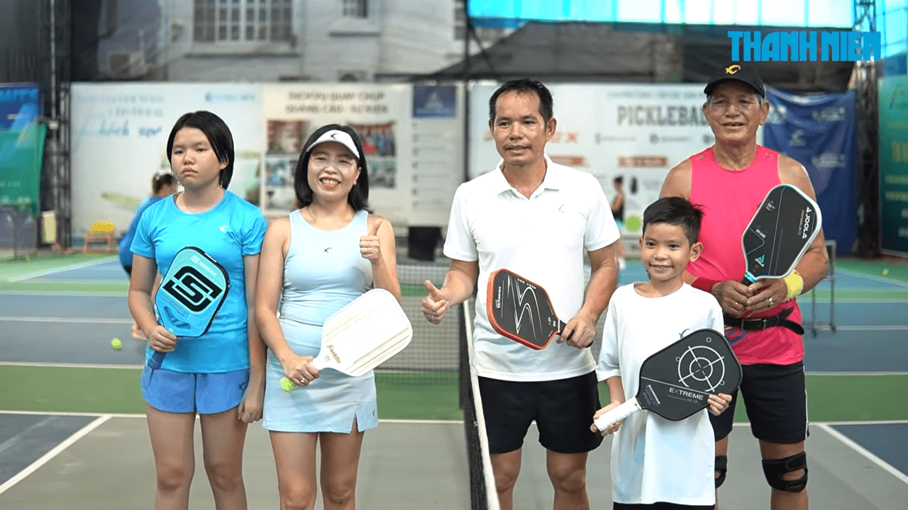 Đồ bảo hộ cần thiết pickleball môn thể thao cho cả gia đình