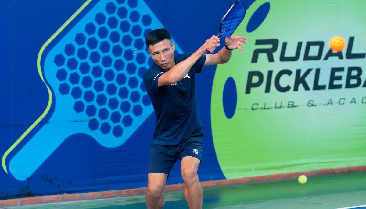 Thực đơn mẫu cho ngày thi đấu pickleball ăn uống người chơi