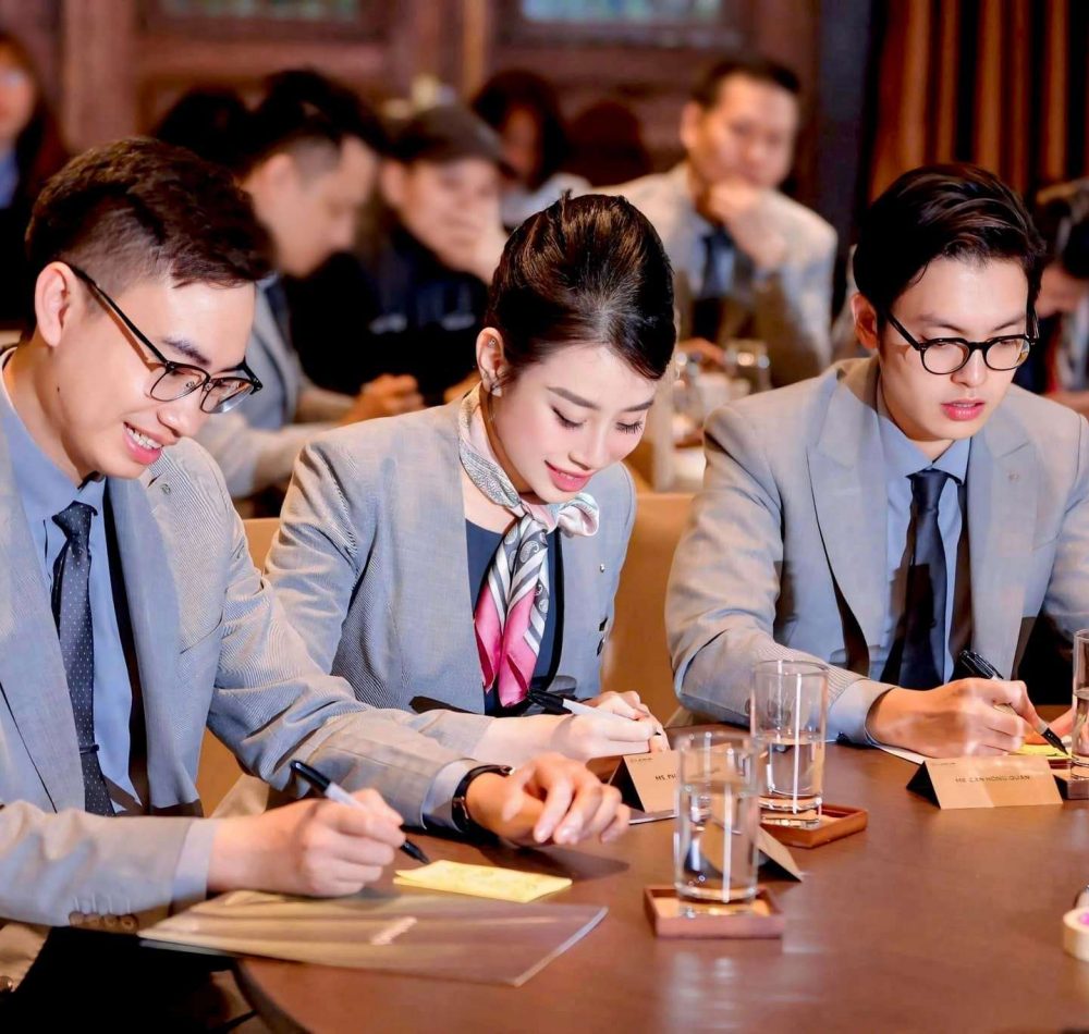 dong phuc lexus thang long 14